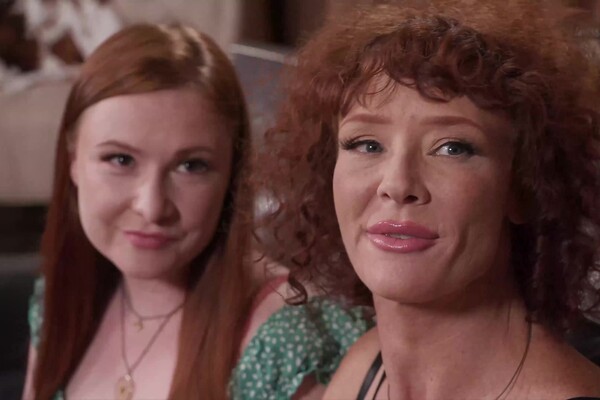 'Redhead'-Szene aus Audrey Hollander & Yaya Gingersnatch - Redheads Love Black Cock 4