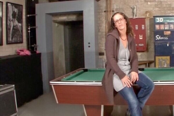 'Strapse'-Szene aus Jana Diskret - Fotzen von der Straße gefickt