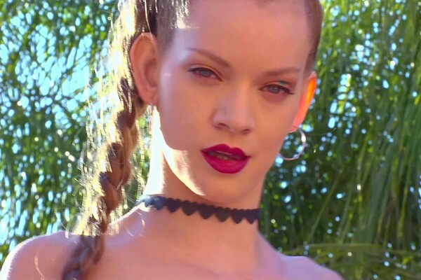 'Footjob'-Szene aus Mick Blue - Mick's Anal Pantyhoes 9