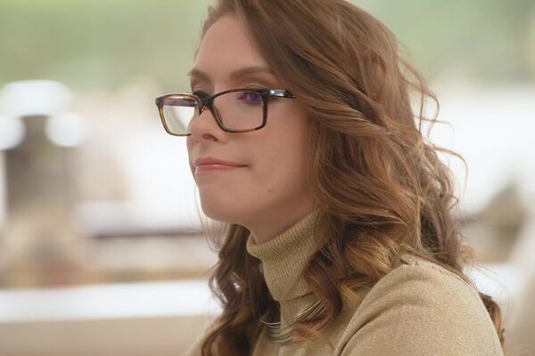 'Sexy Dessous'-Szene aus Sata Jones - Girls At Work - Stories 6