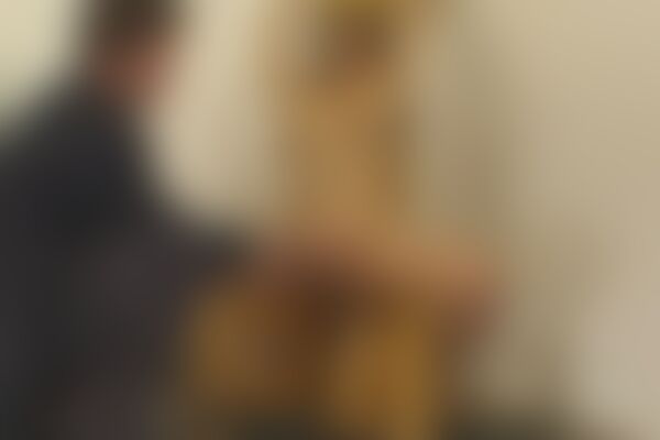 'Sklaven'-Szene aus Junge Sklavin fixiert, geklammert und mit Gewichten, Strom und Dildo verwöhnt