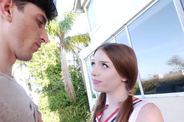 'Cheerleader'-Szene aus Myra Glasford - Cross Eyed Cock Loving Cheerleaders 10