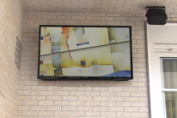 'Schwanger'-Szene aus Melyna Merlin - Prall gefüllte Transen-Schwänze