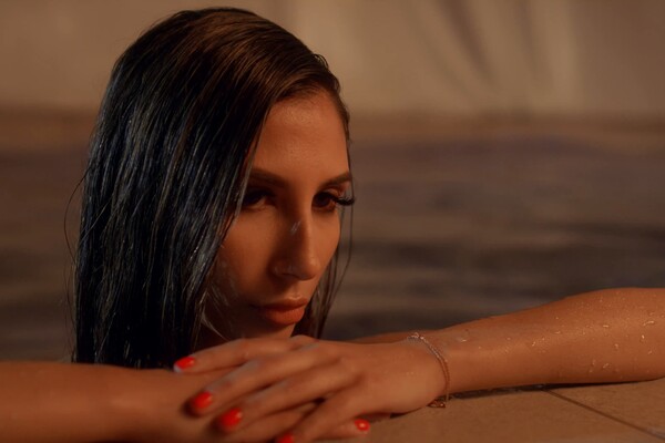 'Shower'-Szene aus Gianna Dior - Fucked Up Love