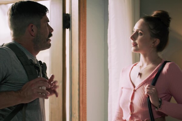 'Hotel'-Szene aus Laney Grey & Leana Lovings - Misguided