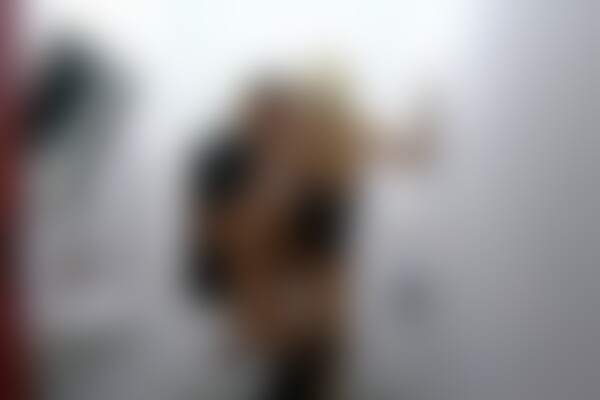 'Disco'-Szene aus Jasmine Rouge - Klo Nutten