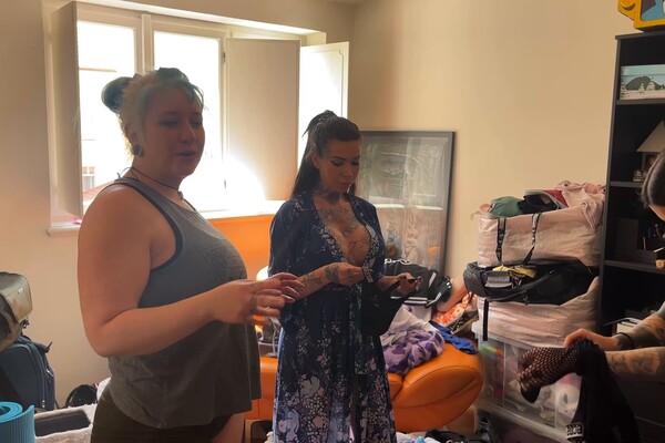 'Promis'-Szene aus Megan Inky, Morea Black & Proxy Paige - What Could Go Wrong?