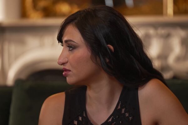 'Unterwerfung'-Szene aus Didi Zerati - La Therapeute