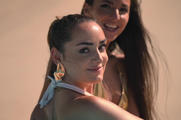 'Alien'-Szene aus Alice Zaffyre, Amirah Adara & Milan Cheek - Luxure - Die Anziehungskraft meiner Frau