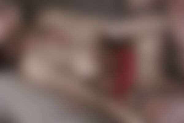 'Dusche'-Szene aus Dusche, heißes Outfit, Sex auf der Couch ...