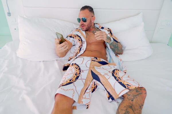 'Christmas'-Szene aus Christy Ley & Jenny Stella - Wünsch dir was