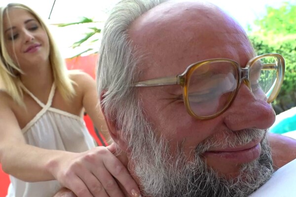 'Sex mit Opa'-Szene aus Aria Logan - Grandpa Got Me Wet
