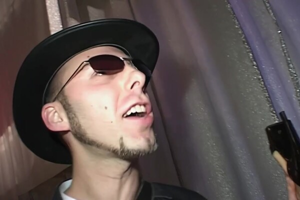 'Alm'-Szene aus Salma De Nora & Sharon Da Vale - Öffentlich erregt: Raus & Rein!