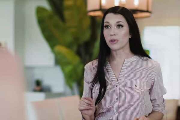 'Toilette'-Szene aus Alex Coal, Anny Aurora & Spencer Bradley - Two-Timing Client