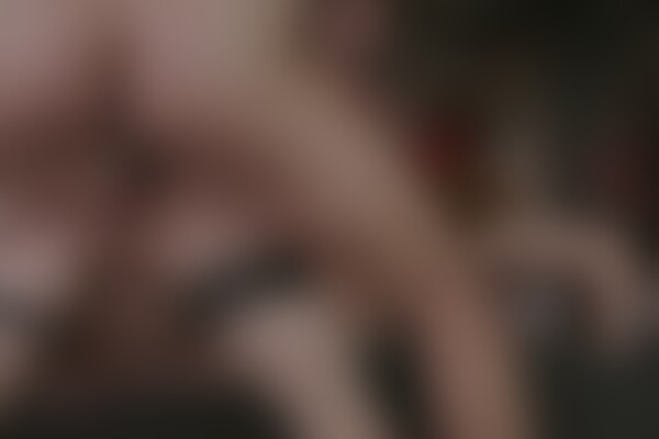 'Spanking'-Szene aus Jada Sparks, Victoria Nova & Vitoria VonTeese - Blowing & Banging